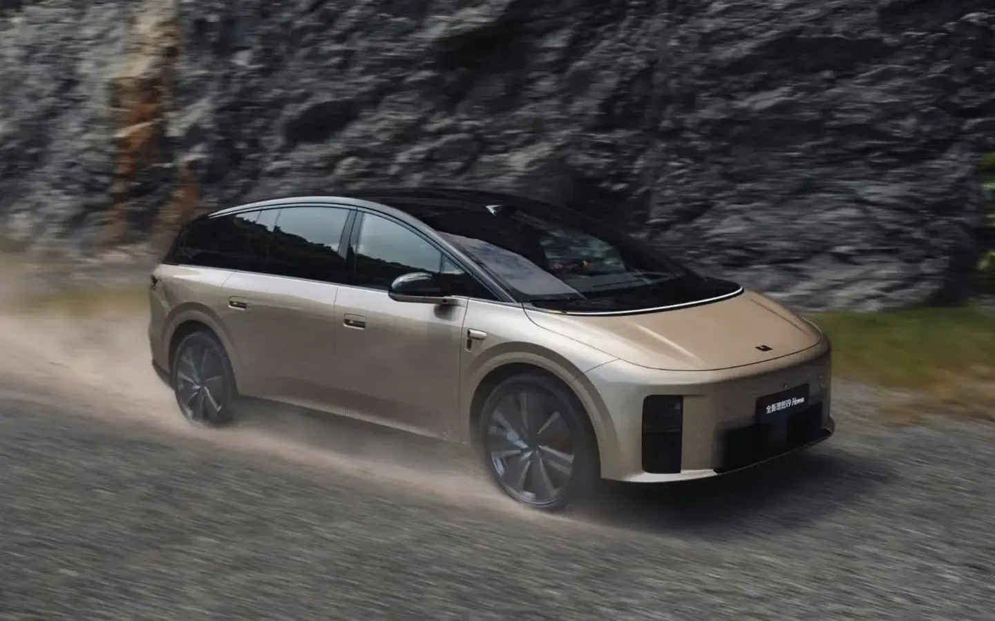 Li Auto i9: электрический кроссвэн с запасом хода 705 км