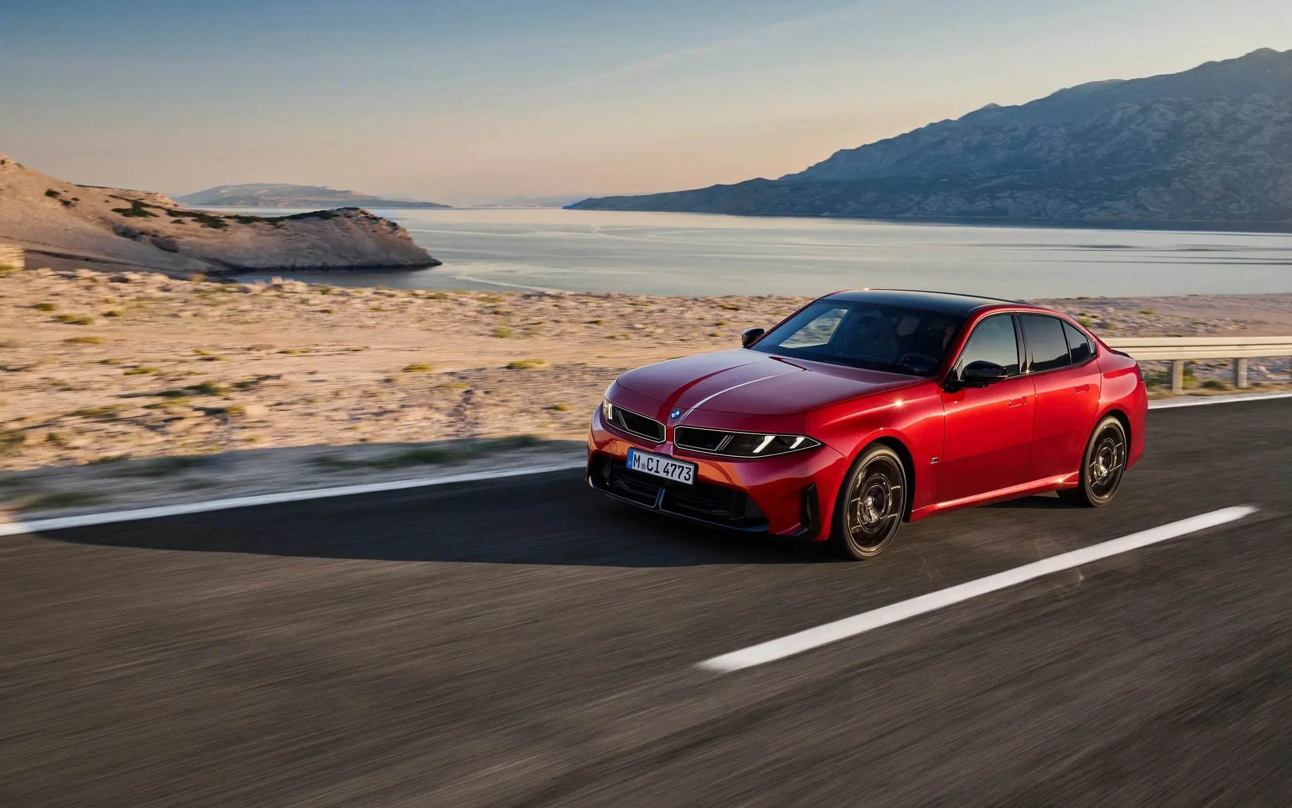 BMW раскрыла новую 3 Series: 437 сил, Panoramic iDrive и режим дрифта