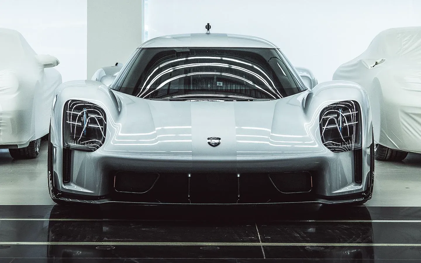 Porsche готовит суперкар S1: оппозитная «восьмёрка», около 750 сил и цена под €500 тыс.