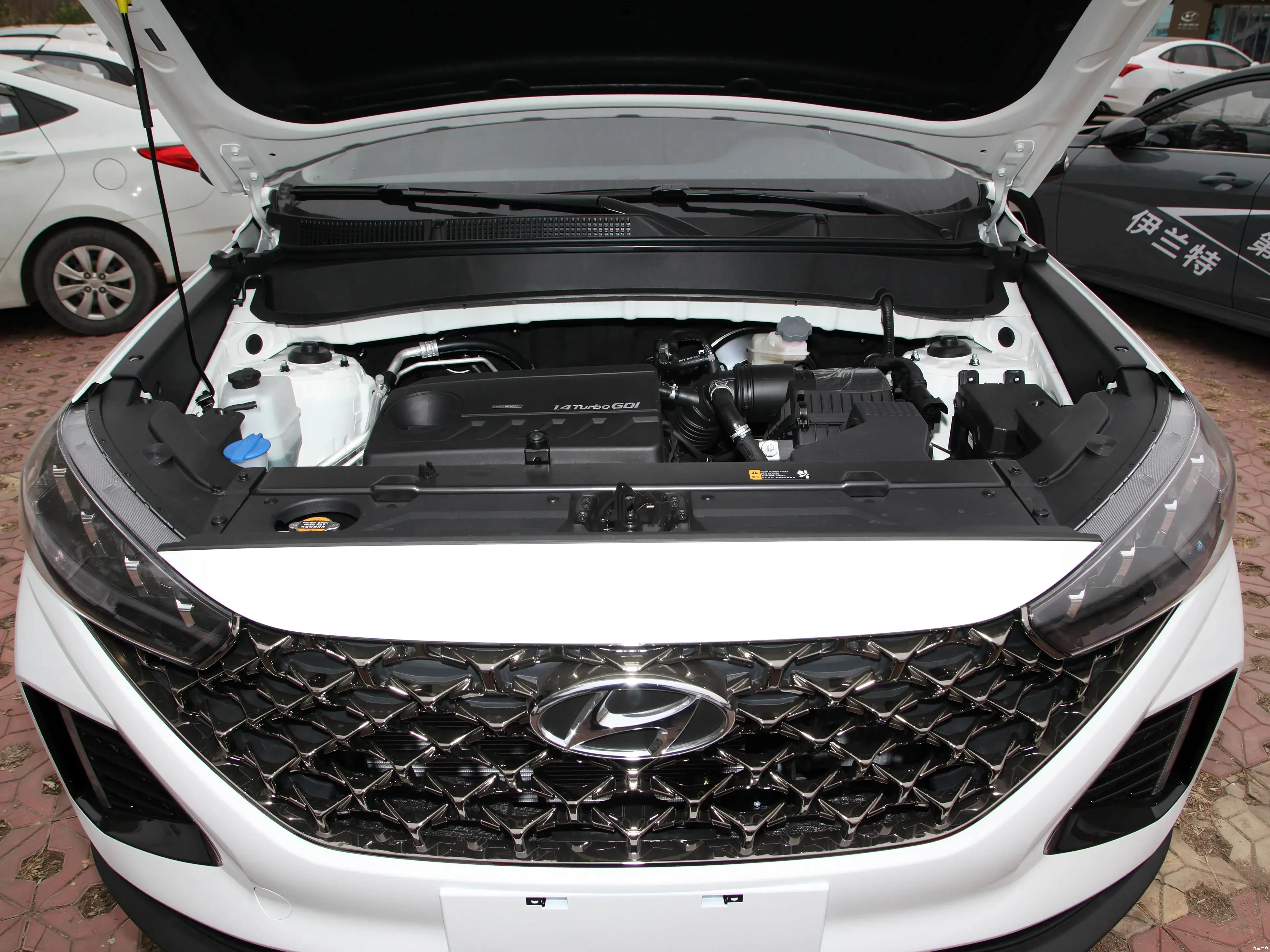 Моторный отсек Hyundai ix35 2022