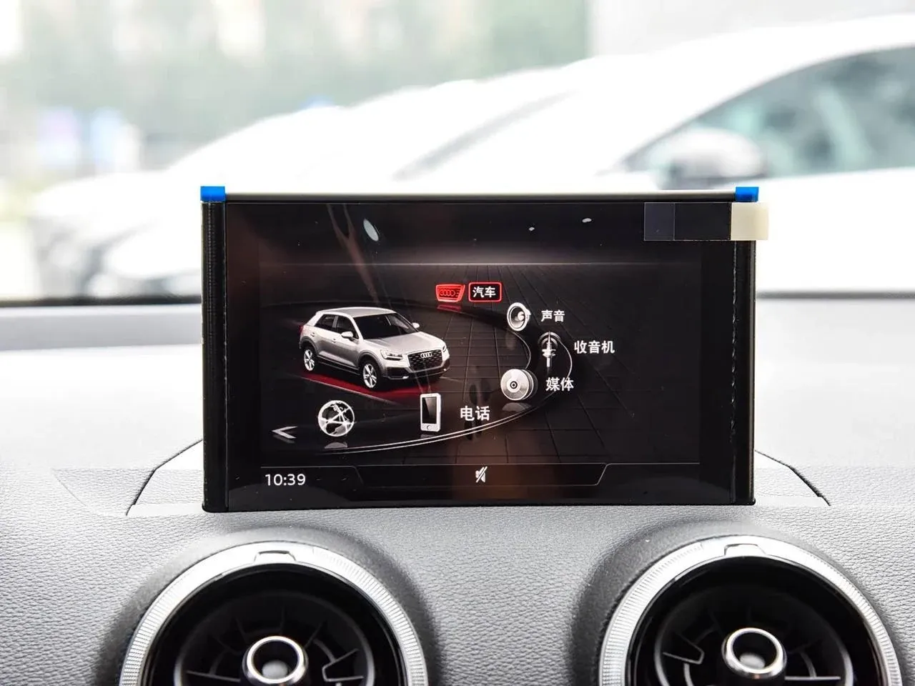 Мультимедиа Audi Q2L 2022