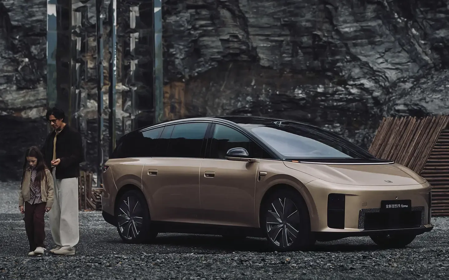 Li Auto i9 в профиль
