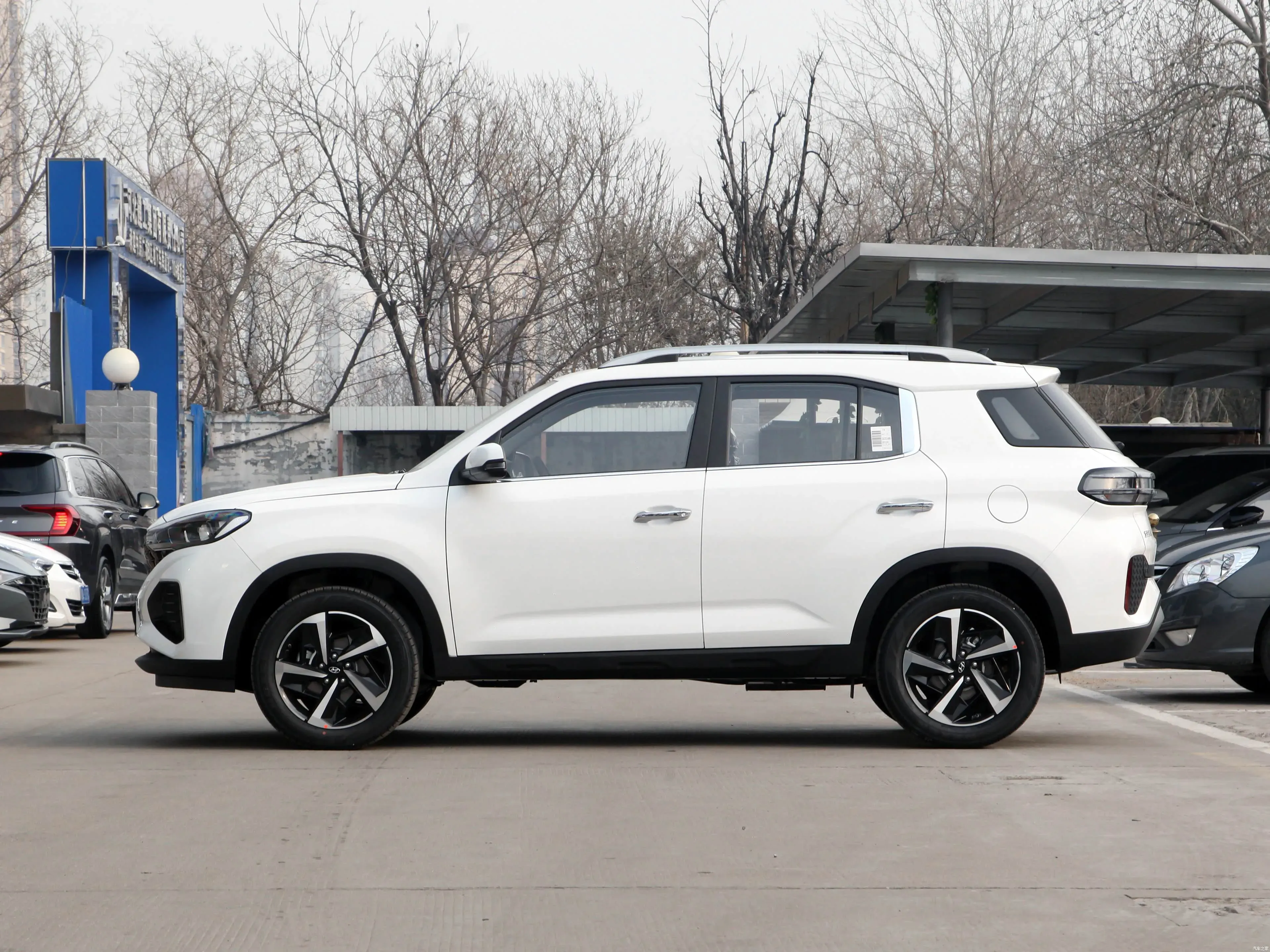 Hyundai ix35 2022 в профиль