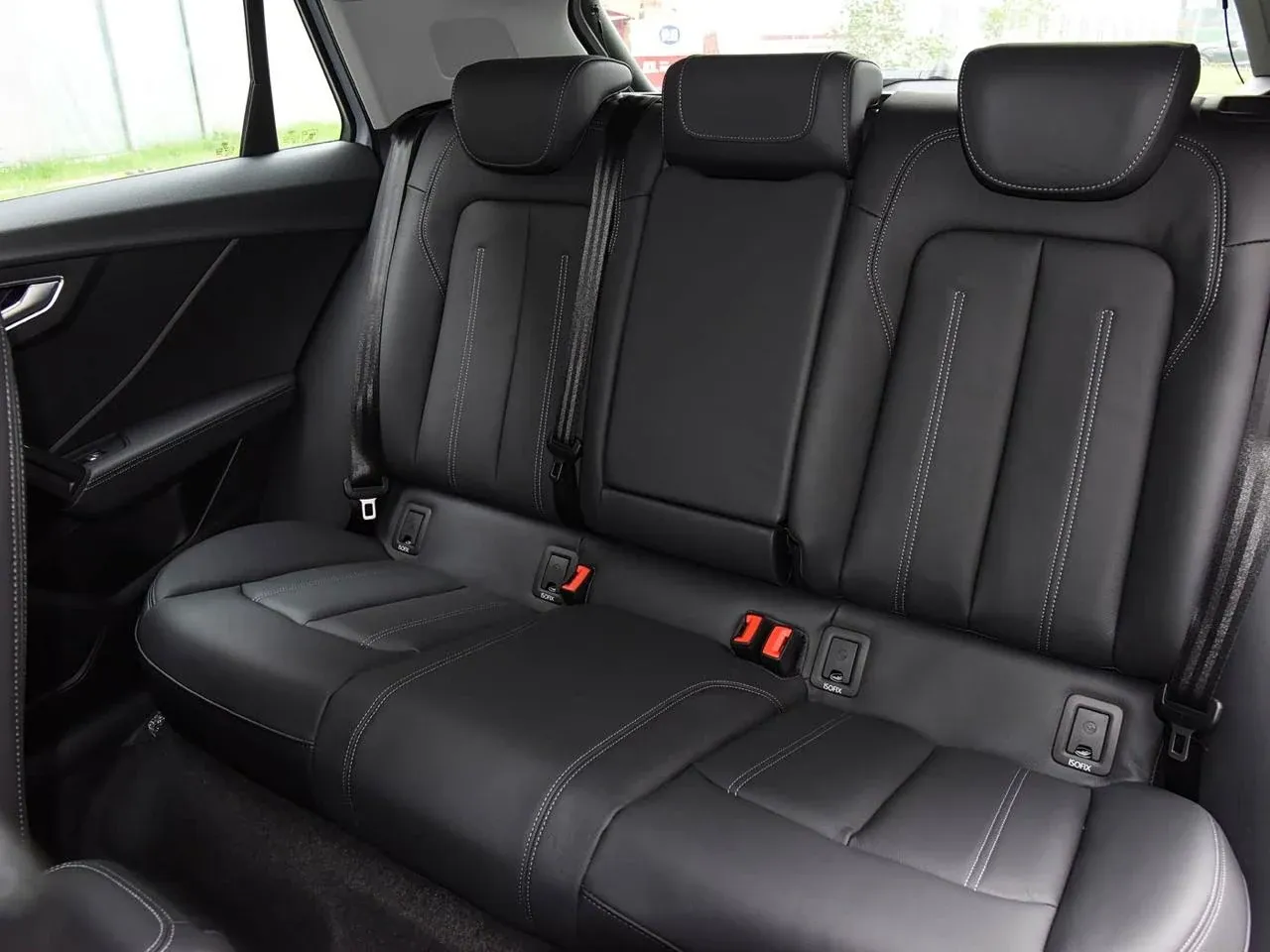 Задний ряд Audi Q2L 2022