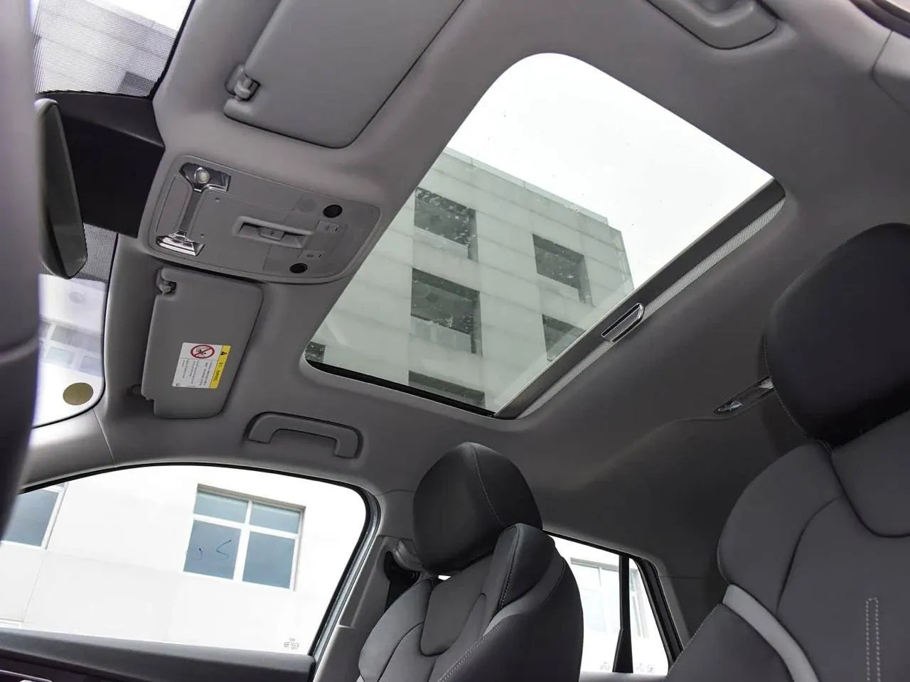 Панорамная крыша Audi Q2L 2022
