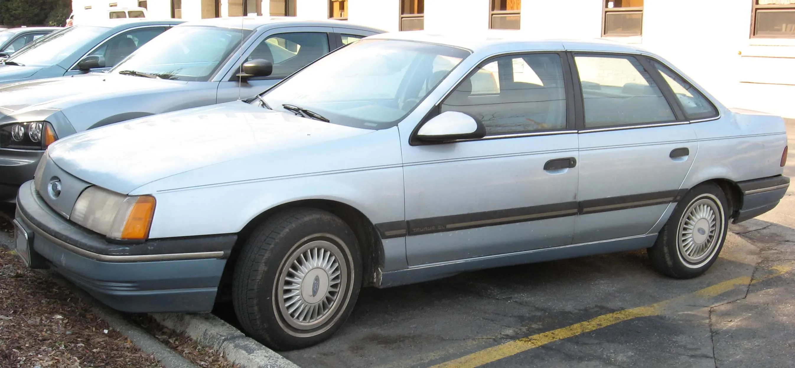 Ford Taurus первого поколения